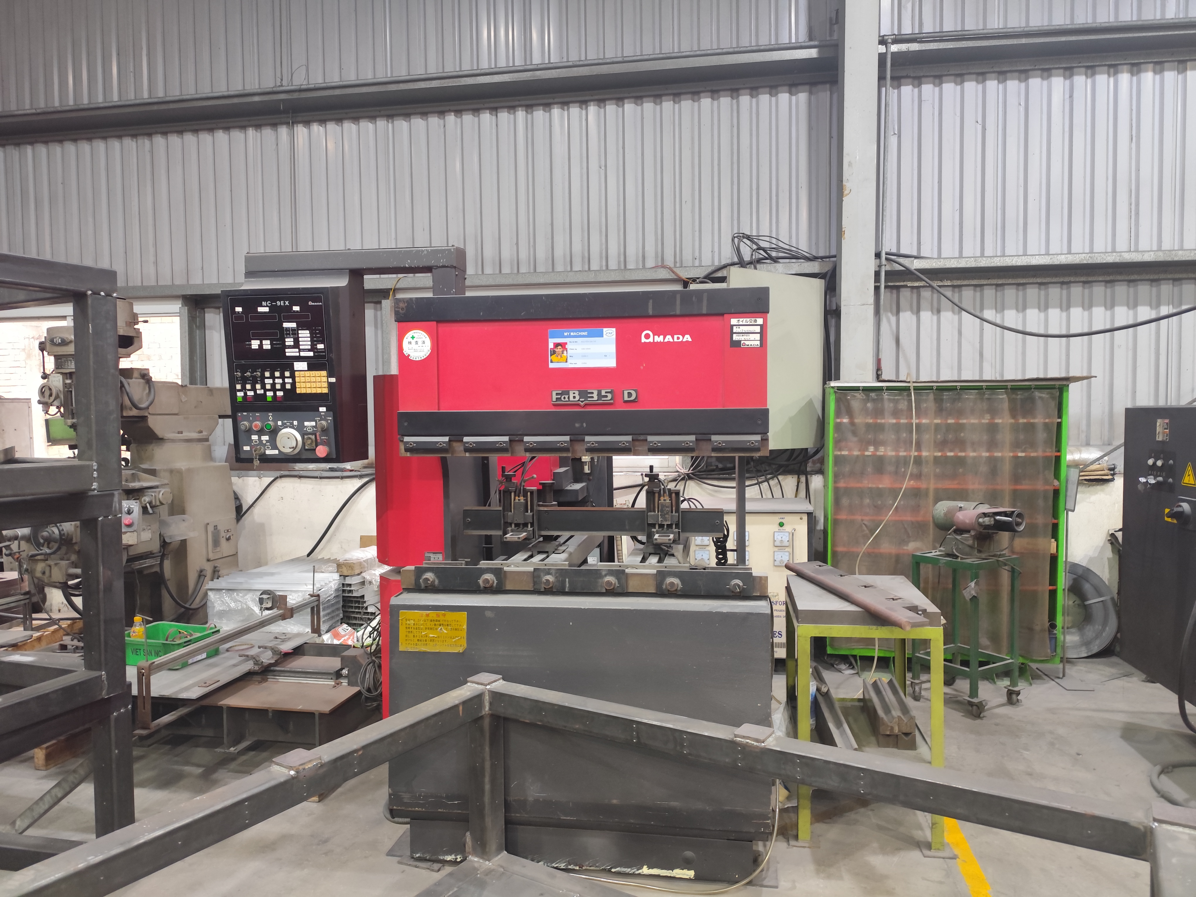 Bending machine 2